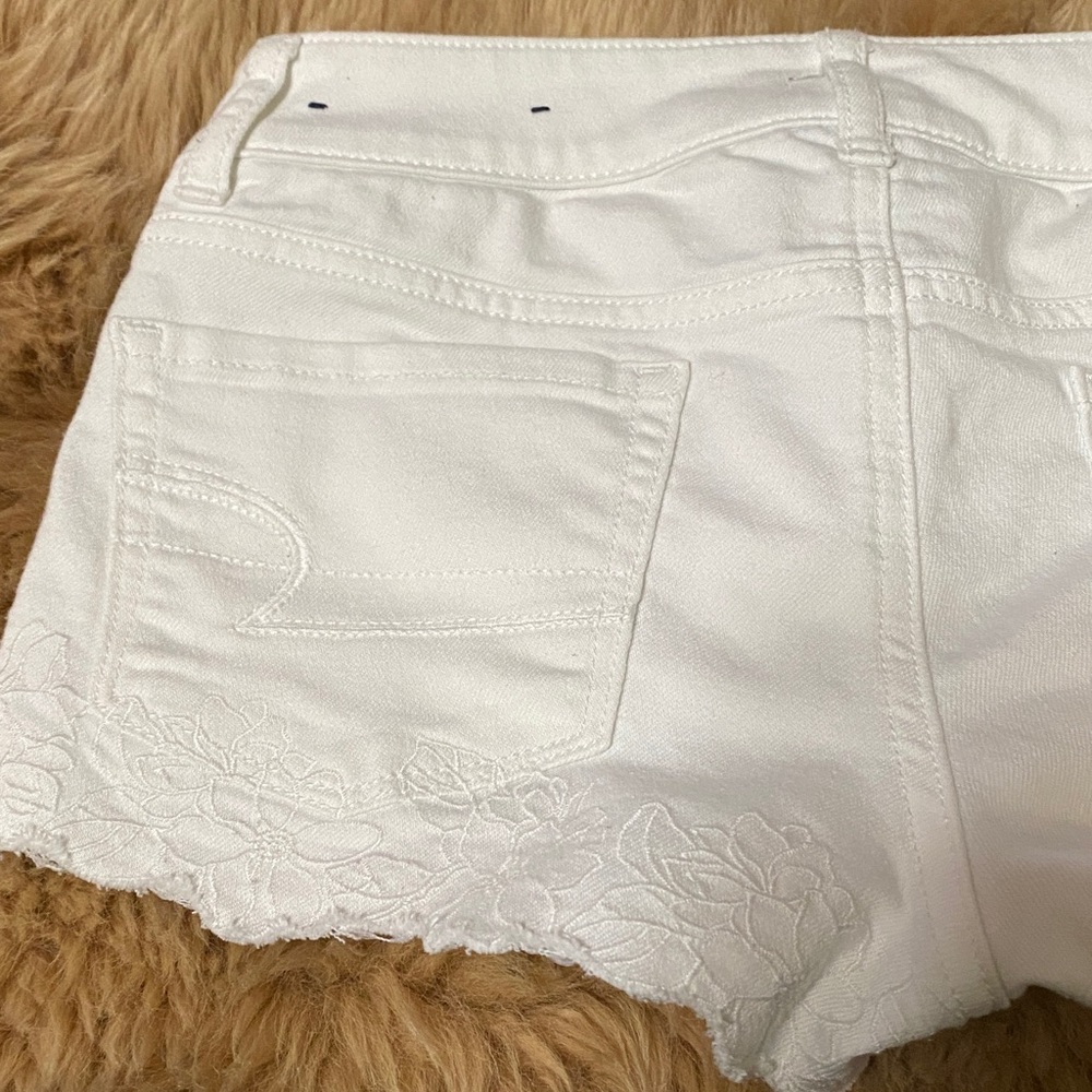 American Eagle Outfitters White Jean Shorts with Lace Trim - Picture 6 of 8
